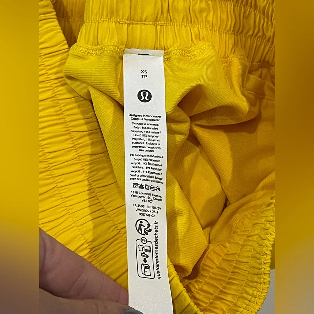 Lululemon Women Shake It Out High-Rise Running 2.5 Short Size XSmall Yellow NEW - Picture 7 of 8
